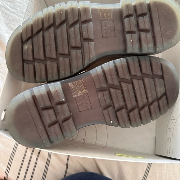 UO Chunky Chelsea Platform Boot Size 9 - Picture 10 of 13